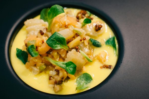 How can you incorporate vintage elements into a modern UK home?